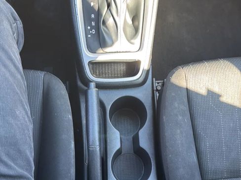 Used 2021 Hyundai Venue SE image 19