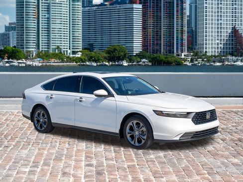 Certified 2023 Honda Accord EX image 3