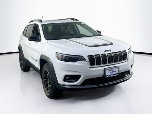 Used 2022 Jeep Cherokee Latitude w/ Sun & Sound Group image 3