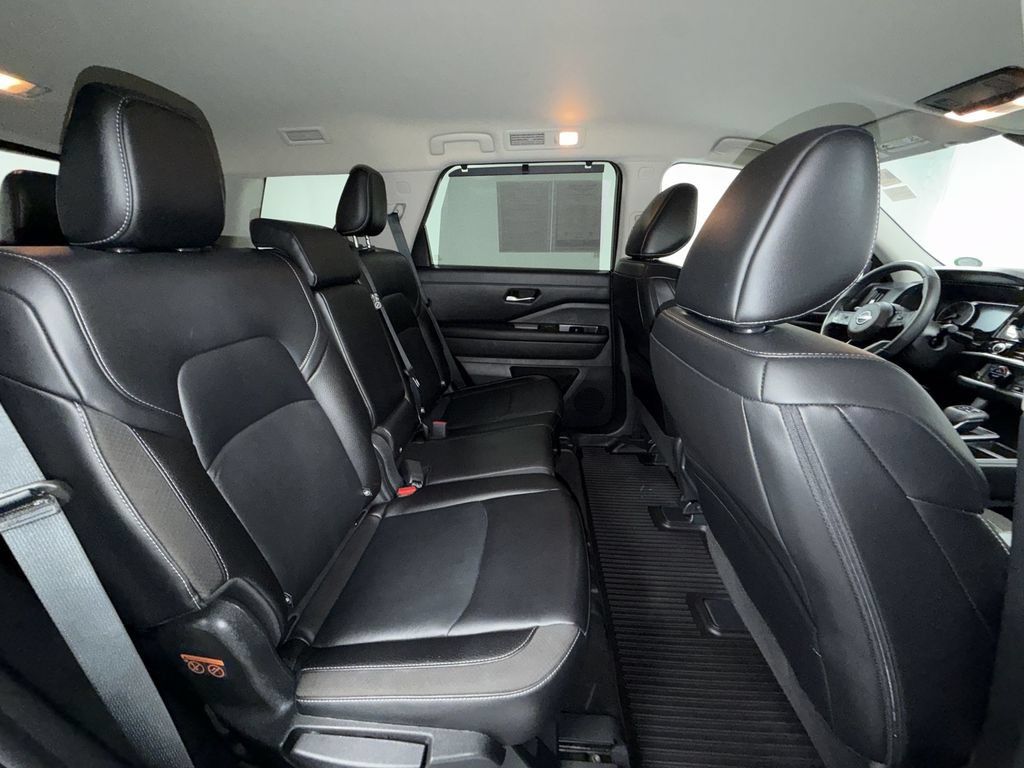 Used 2024 Nissan Pathfinder SL AWD/4WD image 20