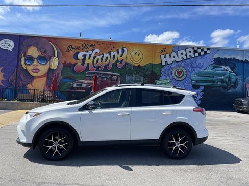 Used 2016 Toyota RAV4 SE AWD/4WD image 2