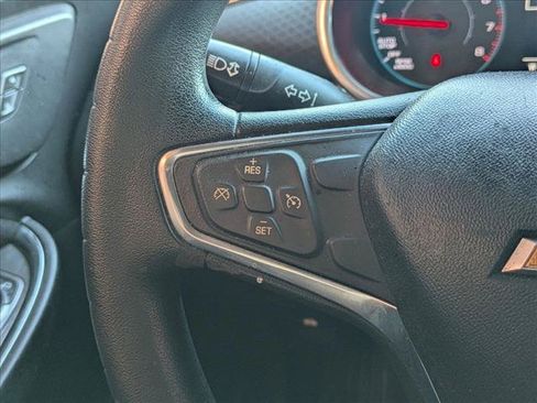 Used 2018 Chevrolet Malibu LT FWD image 5
