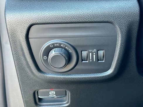 New 2025 Jeep Grand Cherokee Altitude image 25