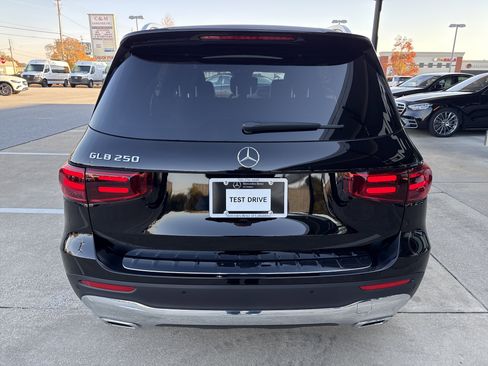 New 2026 Mercedes-Benz GLB 250 image 12