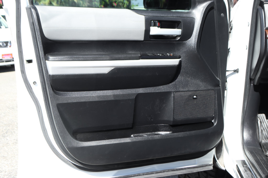 Used 2018 Toyota Tundra Limited w/ Limited Premium Package AWD/4WD image 15