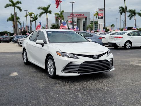 Used 2024 Toyota Camry LE FWD image 2