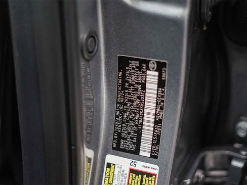 Used 2025 Toyota Camry SE image 31