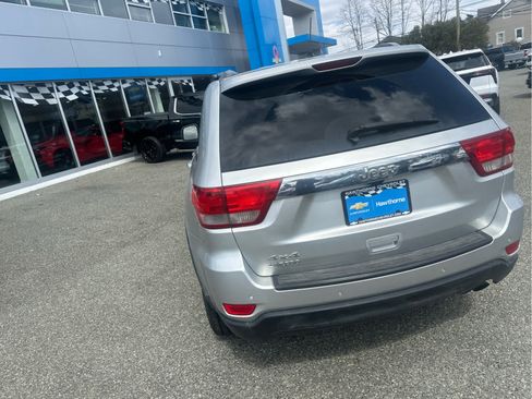 Used 2011 Jeep Grand Cherokee Laredo image 11