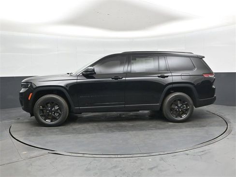 New 2025 Jeep Grand Cherokee L Altitude image 7