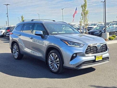 Used 2021 Toyota Highlander Platinum AWD/4WD image 8