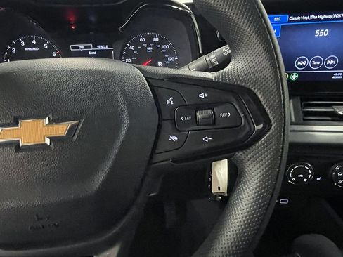 Used 2024 Chevrolet Trax LS w/ LS Convenience Package FWD image 30