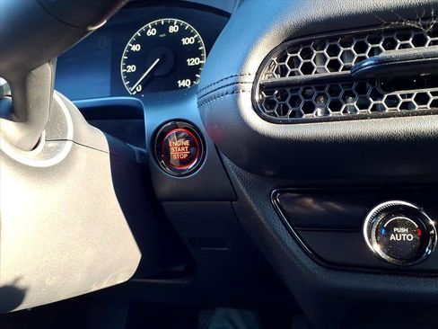 Used 2024 Honda HR-V LX image 28