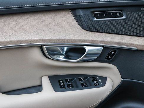 New 2026 Volvo XC90 T8 Plus image 32