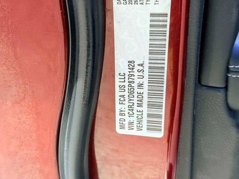 Used 2023 Jeep Grand Cherokee Overland w/ Luxury Tech Group IV AWD/4WD image 21