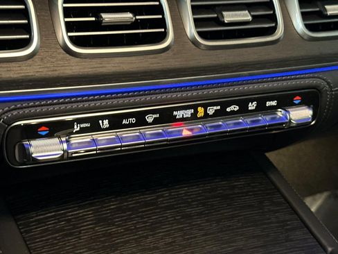 New 2026 Mercedes-Benz Maybach GLS 600 4MATIC image 23