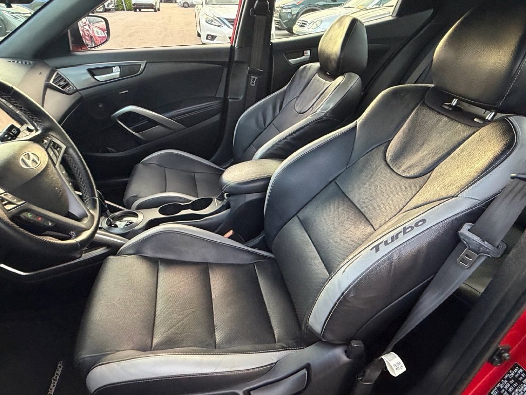 Used 2016 Hyundai Veloster Turbo FWD image 10