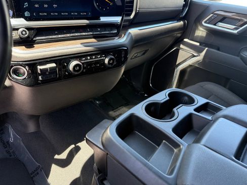 Used 2025 Chevrolet Silverado 1500 LT RWD image 13