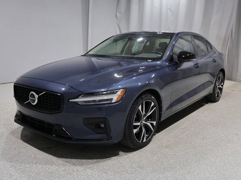 Used 2023 Volvo S60 B5 Core AWD/4WD image 7