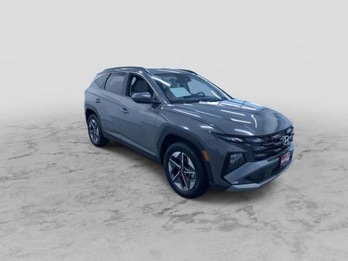 Used 2025 Hyundai Tucson SEL AWD/4WD image 3