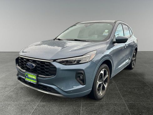 Used 2024 Ford Escape ST-Line Elite w/ Premium Technology Package image 3