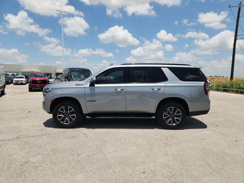 Used 2024 Chevrolet Tahoe Z71 w/ Luxury Package AWD/4WD image 4