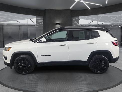 Used 2018 Jeep Compass Limited w/ Navigation Group AWD/4WD image 8