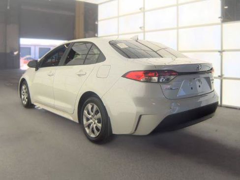 Used 2026 Toyota Corolla LE FWD image 2