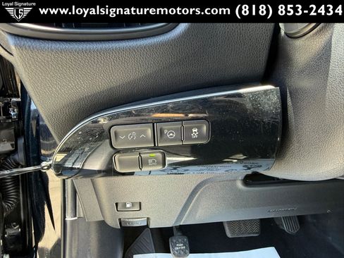 Used 2018 Toyota Prius Two w/ Prius Two Safety Plus Package FWD image 21
