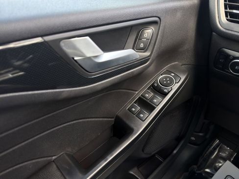 Used 2025 Ford Escape ST-Line Select image 11