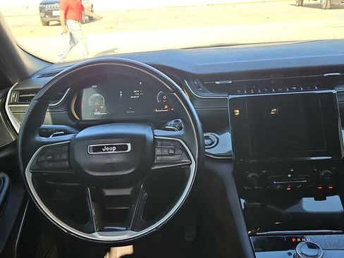 Used 2022 Jeep Grand Cherokee L Laredo AWD/4WD image 14