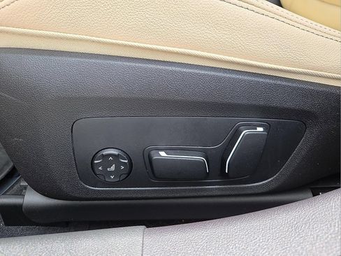 Used 2026 BMW 330i Sedan w/ Premium Package RWD image 15