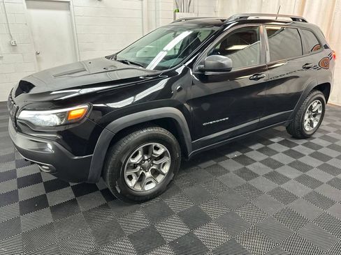 Used 2019 Jeep Cherokee Trailhawk AWD/4WD image 5