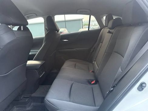 Used 2024 Toyota Venza LE AWD/4WD image 16