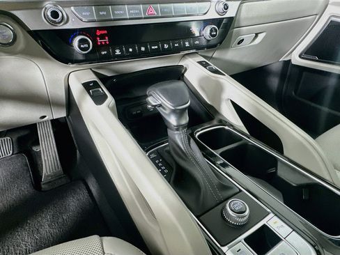 Used 2025 Kia Telluride S FWD image 25