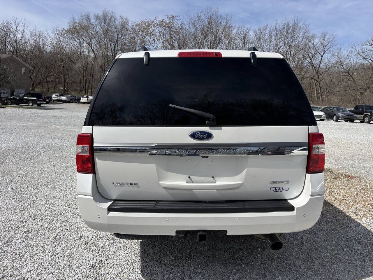 Used 2017 Ford Expedition EL Limited w/ Equipment Group 301A AWD/4WD image 2