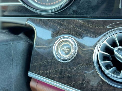 Used 2018 Mercedes-Benz E 400 E 400 image 24