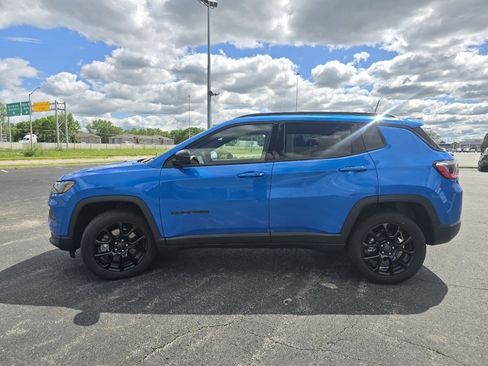 Used 2025 Jeep Compass Latitude w/ Altitude Special Edition AWD/4WD image 11