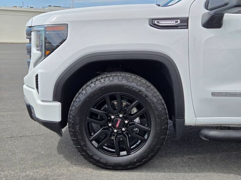 Used 2026 GMC Sierra 1500 Elevation w/ Elevation Select Package AWD/4WD image 9