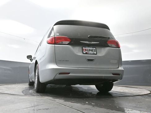Used 2024 Chrysler Voyager LX image 54