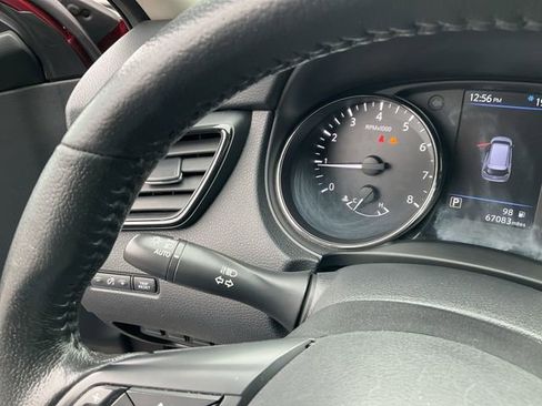 Used 2019 Nissan Rogue SV w/ Sun & Sound Touring Package image 22