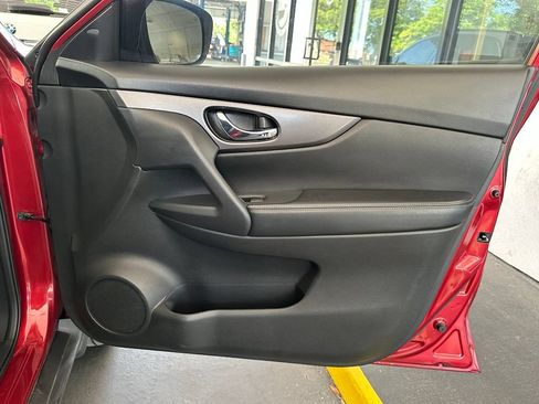 Used 2016 Nissan Rogue SV w/ SV Premium Package FWD image 37