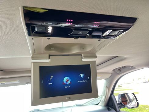 Used 2020 Cadillac Escalade Luxury RWD image 31