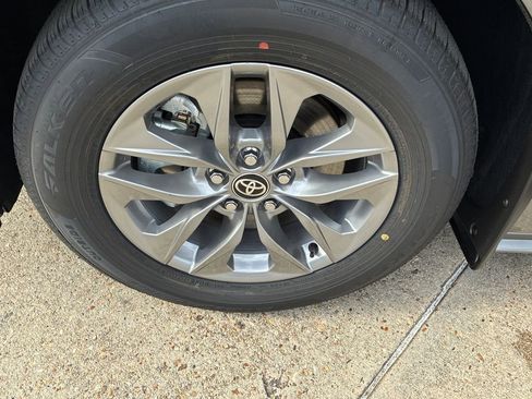 New 2026 Toyota Sienna LE image 37