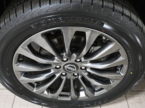 Used 2024 Nissan Armada Platinum AWD/4WD image 21
