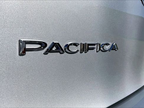 New 2026 Chrysler Pacifica Select FWD image 16