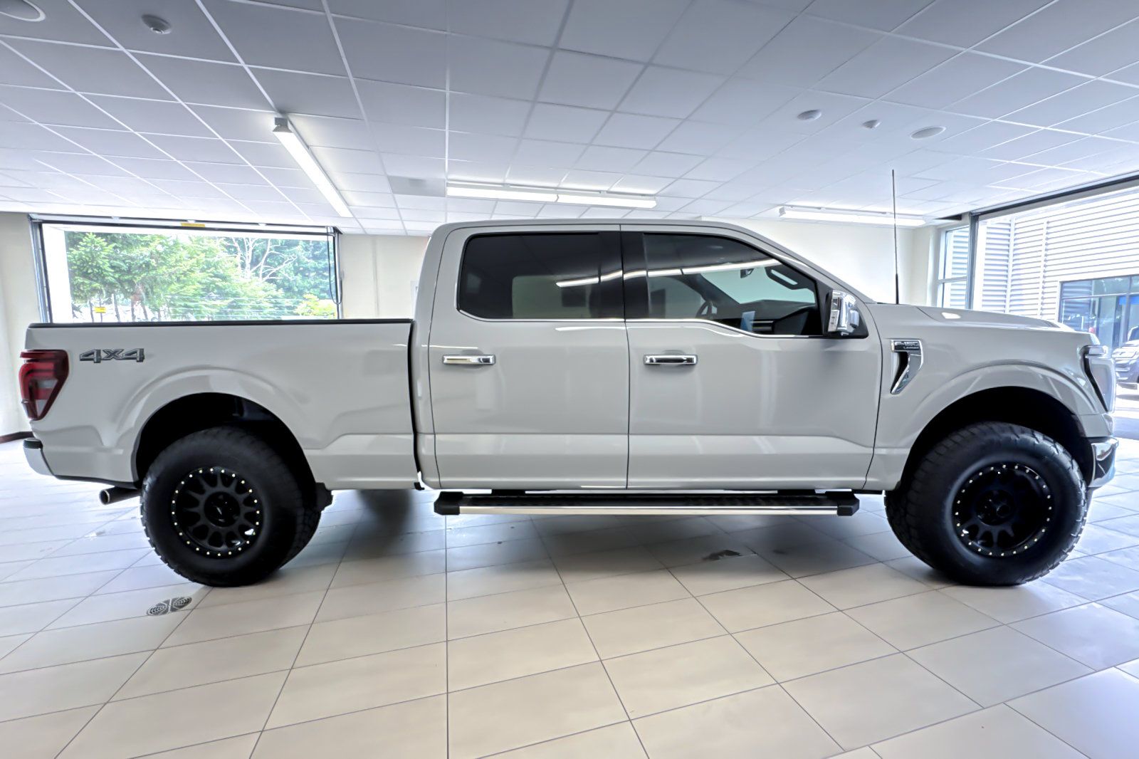 Used 2024 Ford F150 Lariat w/ Equipment Group 502A High AWD/4WD image 3
