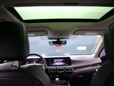 New 2026 Nissan Sentra SR w/ SR Premium Package FWD image 13