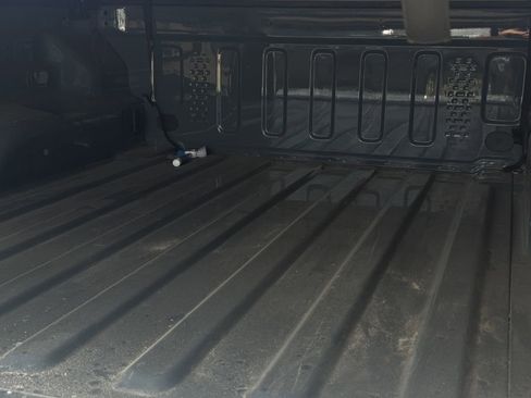 Used 2025 Jeep Gladiator Mojave AWD/4WD image 29