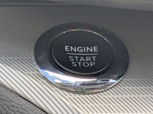 Used 2022 Ford Explorer XLT w/ Equipment Group 202A RWD image 31