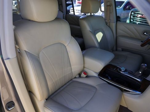 Used 2017 INFINITI QX80 4WD w/ Deluxe Technology Package image 34